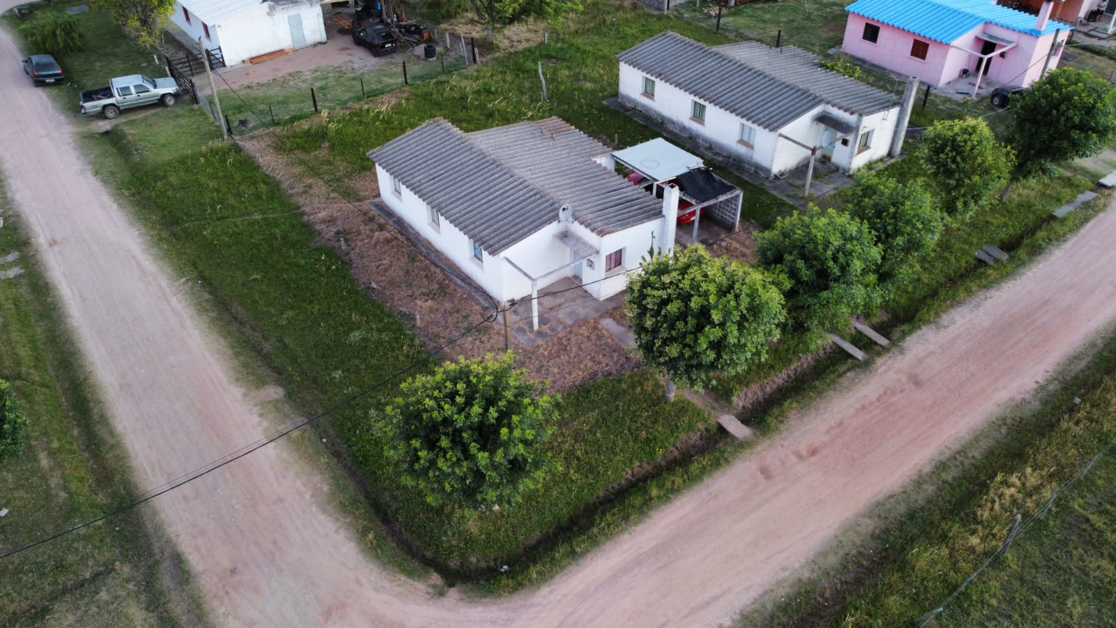Se vende vivienda en Rincón. 55km de la frontera con Brasil